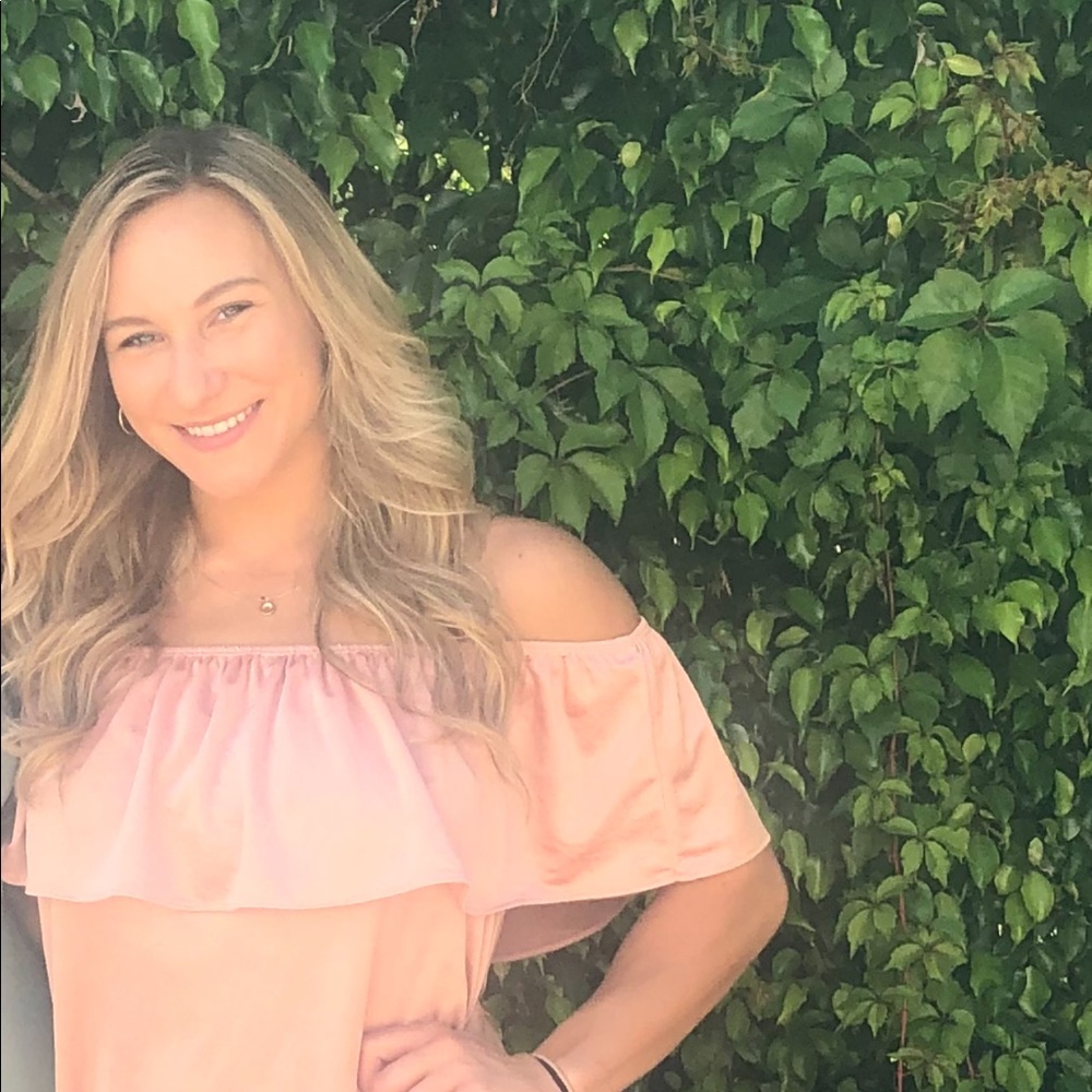 Meet your Posher, Danielle